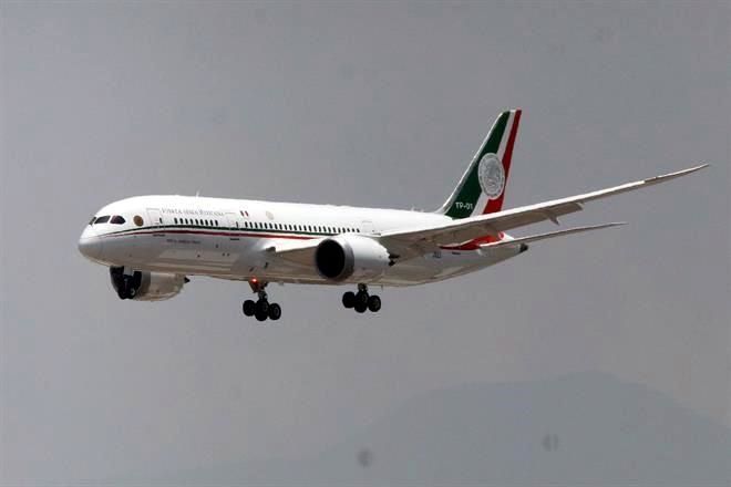 Pide AMLO a empresarios quedarse con avión presidencial