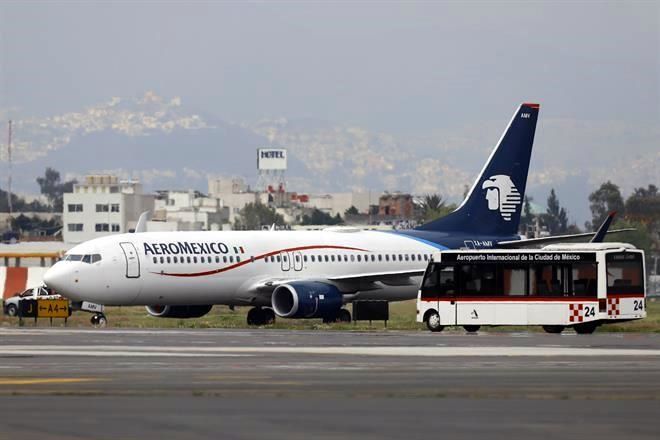 Pide Aeroméxico hasta agosto para salir de reestructura