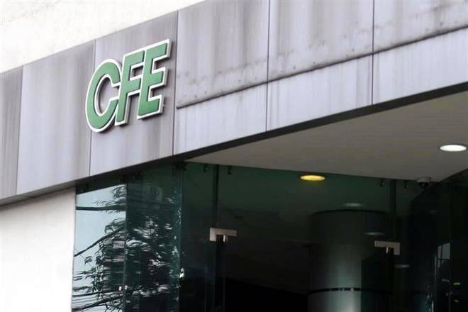 Advierte Moody’s baja en calificación de CFE