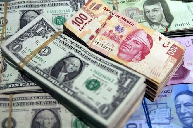 Cae dólar 42 centavos en la semana, a $20.56