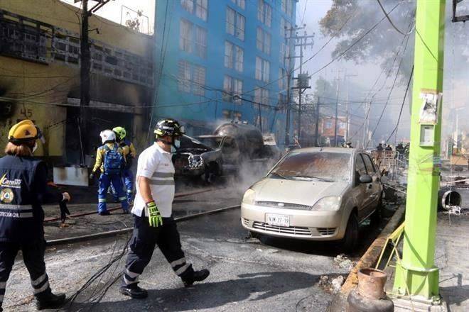 Se incendia pipa de gas cerca de Mercado Jamaica