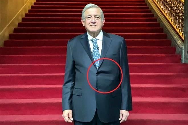 ¿Qué trae AMLO debajo del saco?