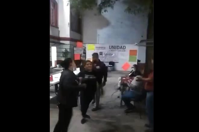 Arman bailongo en toma de Morena