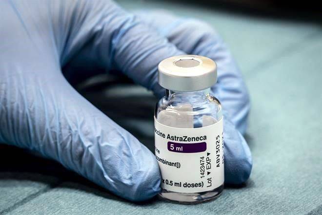 Estima AstraZeneca vacuna contra variantes para fin de año
