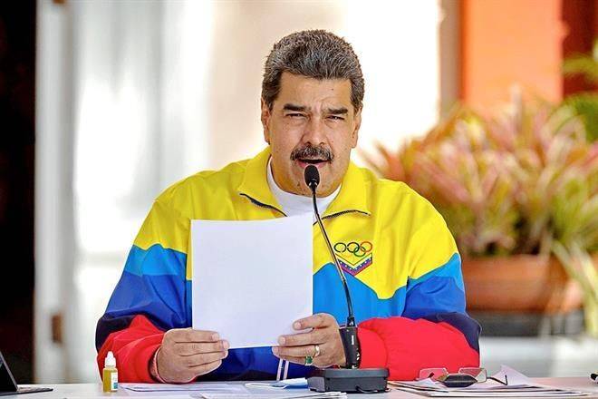 Confisca, hunde y ahora cede empresas a amigos