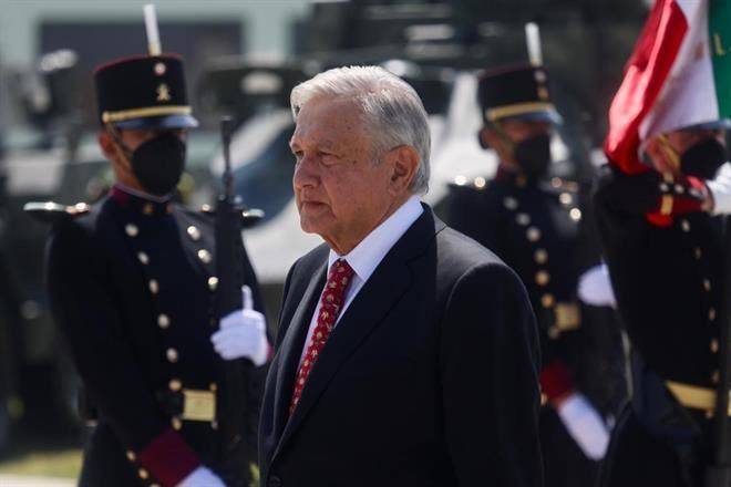 Aspiro a que Ejército opere como cuerpo de paz.- AMLO