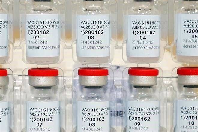 Confirma FDA seguridad y eficacia de vacuna de J&J