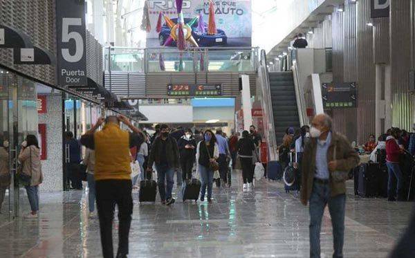 Multan con 110.3 mdp a ex funcionaria del AICM