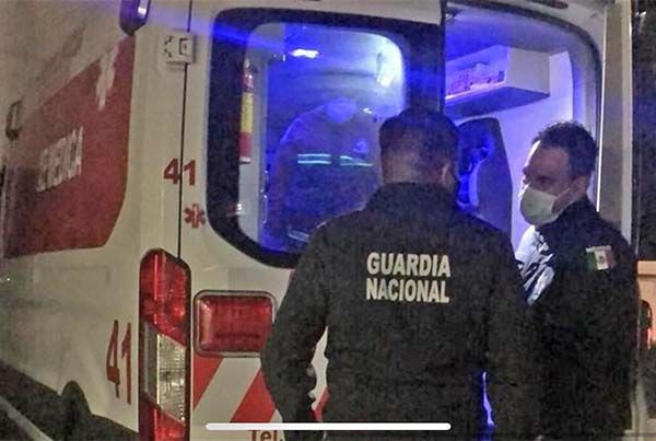 Duerme Ancira en ambulancia