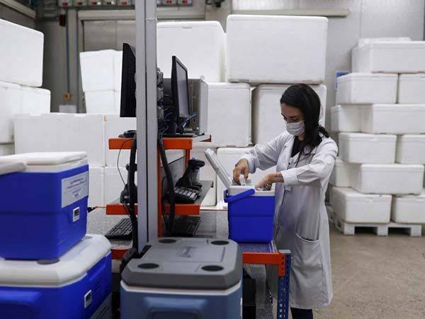 Pandemia durará ‘años’ si sigue acaparamiento de vacunas: The Lancet