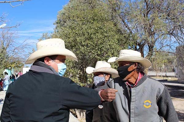 Disminuyen muertes y contagios por Covid-19