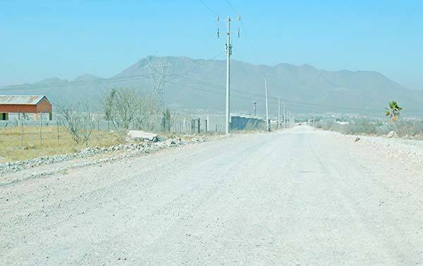 Rehabilitarán camino ejidal