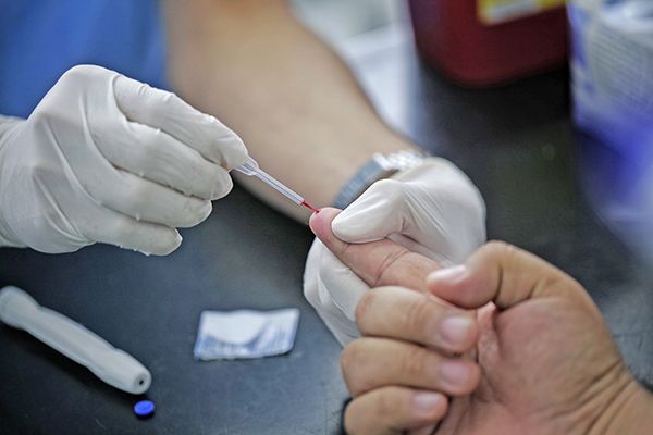 Realiza pruebas rápidas de Covid