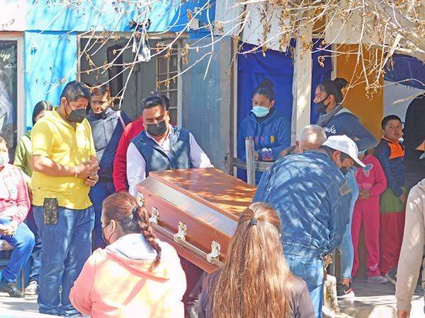 Lloran y dan adiós a joven ex policía