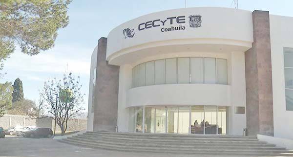 Se incrementa titulación de alumnos del Cecytec
