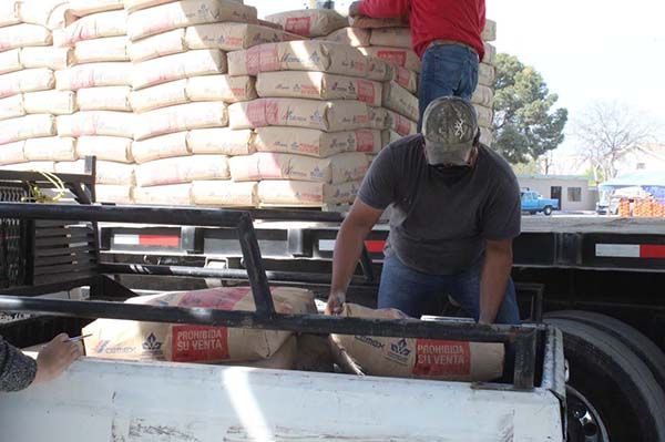 Entregan pedido de cemento subsidiado