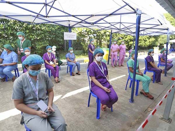 Trabajadores de salud de Myanmar desafían a militares golpistas