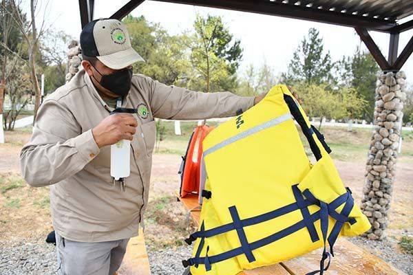 Sanitizan diariamente Ecoparque Monclova