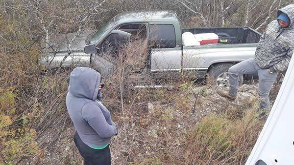 Intenta esquivar y se sale de la carretera
