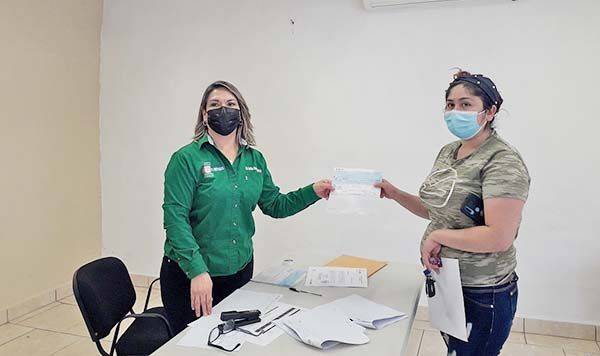 Cubren becas a hijos de mineros