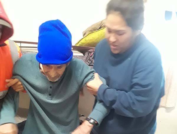 Ayudan a abuelito a regresar a casa