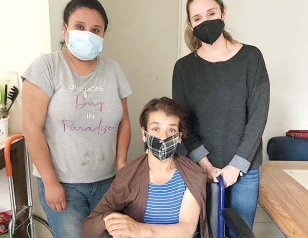 Entrega Diputada sillas de ruedas
