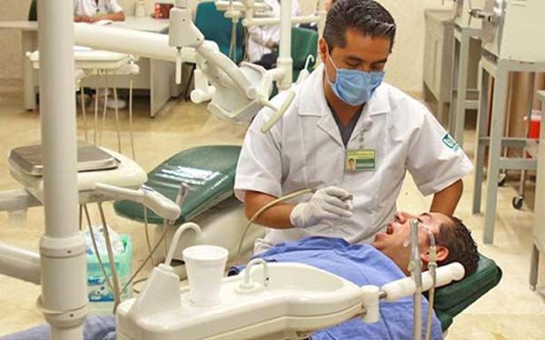 Prevenga enfermedades cuidando su salud bucal