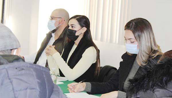 Examinan expedientes de niños institucionalizados