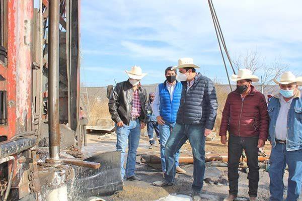 Lleva Chema agua a ejido Tanque Viejo