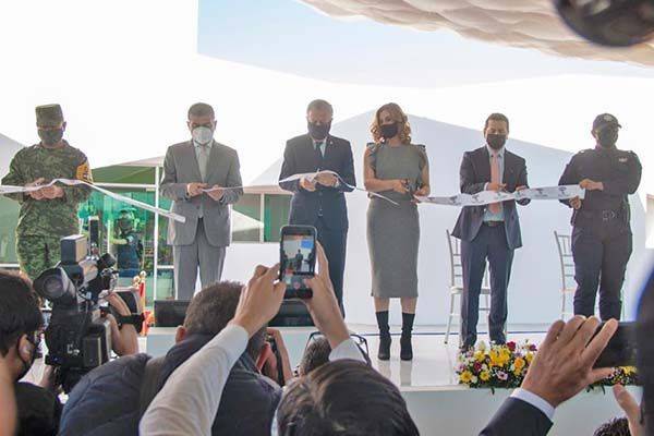 Inaugura Gobernador guardería en Torreón