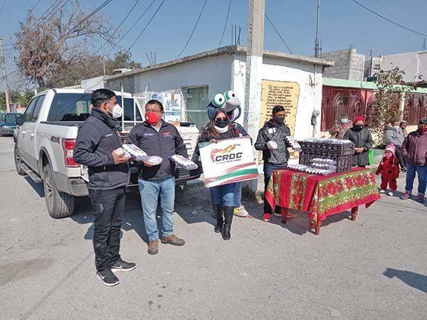 Solidario Jerry con familias de Frontera