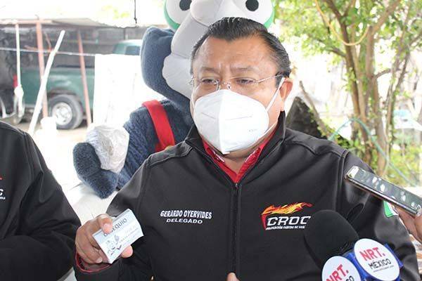 Entrega CROC apoyos en el ejido 8 de Enero