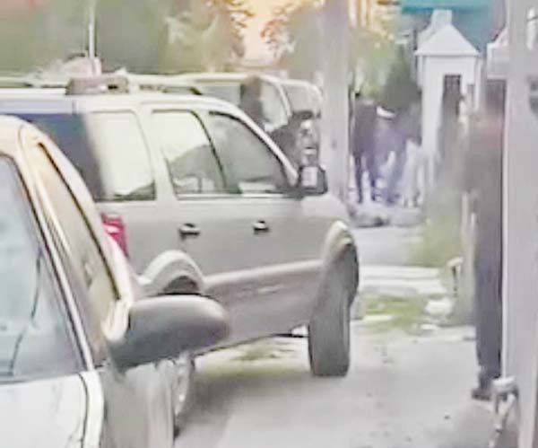 Irrumpen violentamente en casa para cobrar tenis