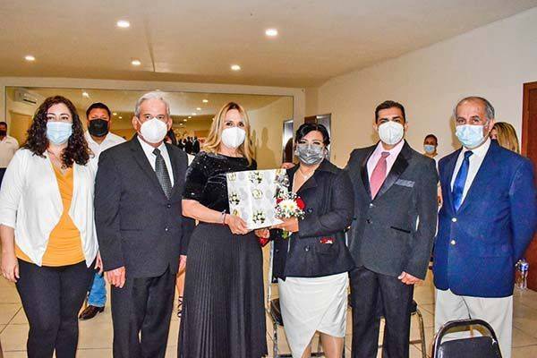 Se casan cinco parejas en Centro Comunitario