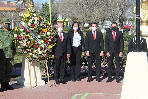 Celebran Aniversario de la Constitución Mexicana