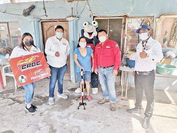 Entrega bastón de cuatro puntas