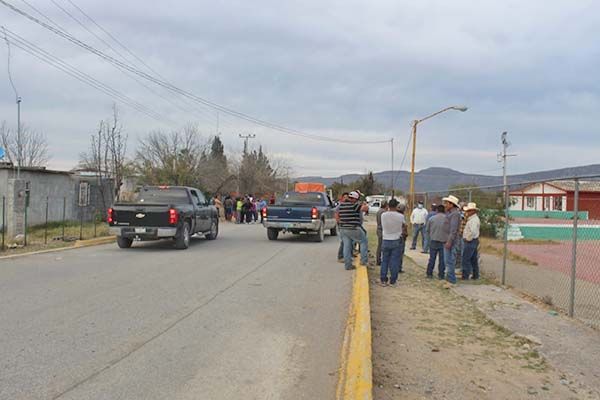 Bloquean minera de oro en El Huizachal