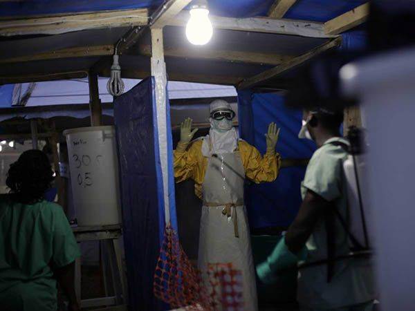 La OMS pone en alerta a 6 países africanos por ébola