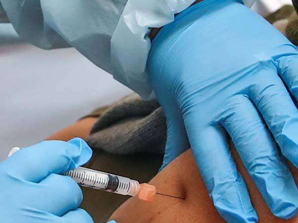 Oxford probará su vacuna covid en niños, por primera vez
