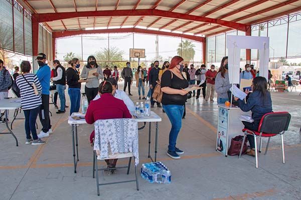Promueven puestos de trabajo entre laguneros