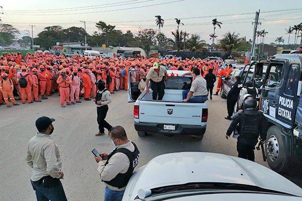 Trabajadores de ICA FLÚOR realizan paro en Dos Bocas