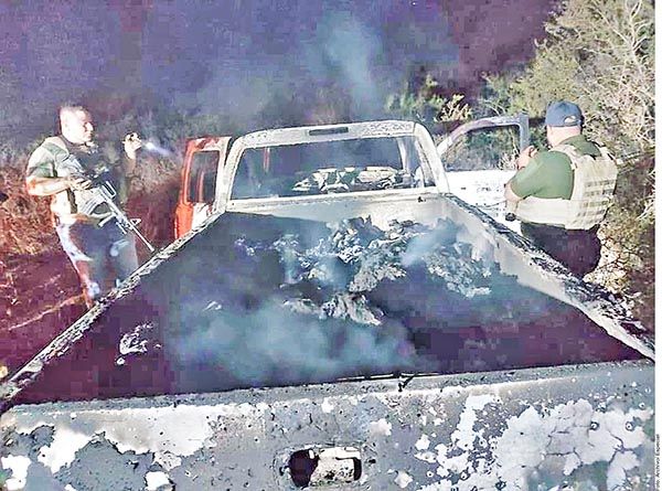 Detienen a doce policías estatales por muerte de migrantes