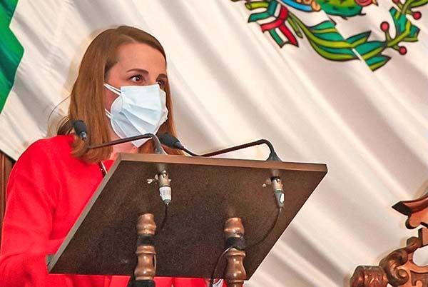 Reconoce María Bárbara a maestros de Coahuila