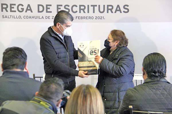 Certeza patrimonial a familias: Riquelme