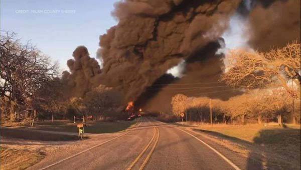 Causa choque de tren explosión masiva en Texas
