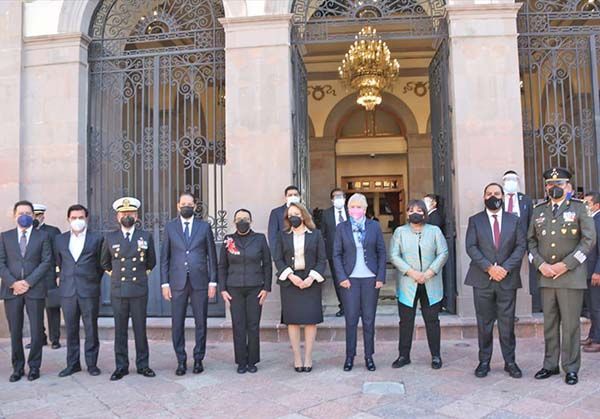 Poder Público debe ser en base a Constitución