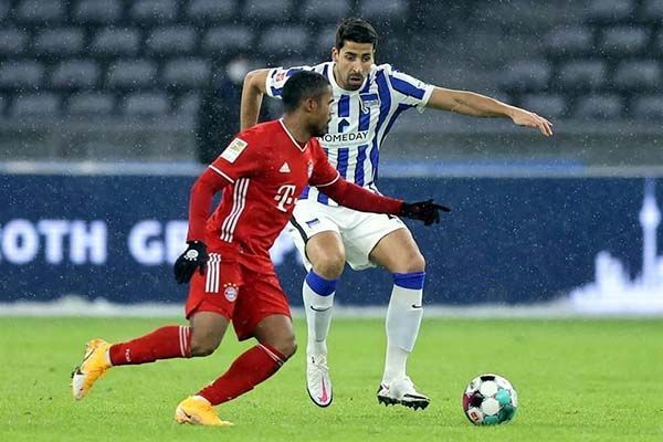 Amarga Bayern debut de Khedira con el Berlín