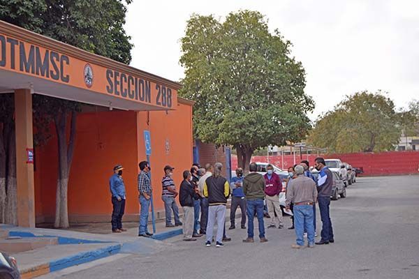 Votarán hoy dos mil obreros por comisión