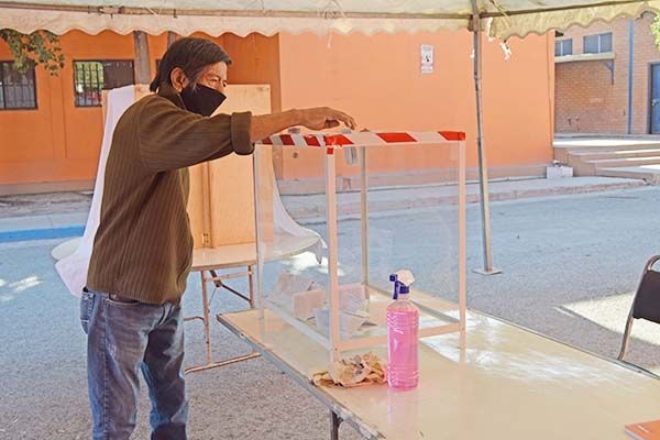 En jornada tranquila eligen a comisionados