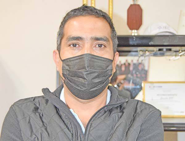 Considera que trabajadores deben ser vacunados primero